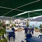 Kotsifas Aparthotel Tiros