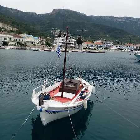 Kotsifas Lägenhetshotell