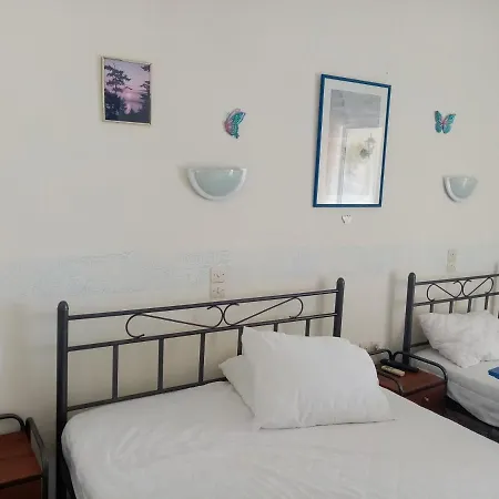 Kotsifas Aparthotel Tirós