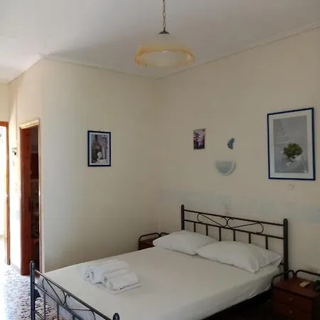 Aparthotel Kotsifas Tirós
